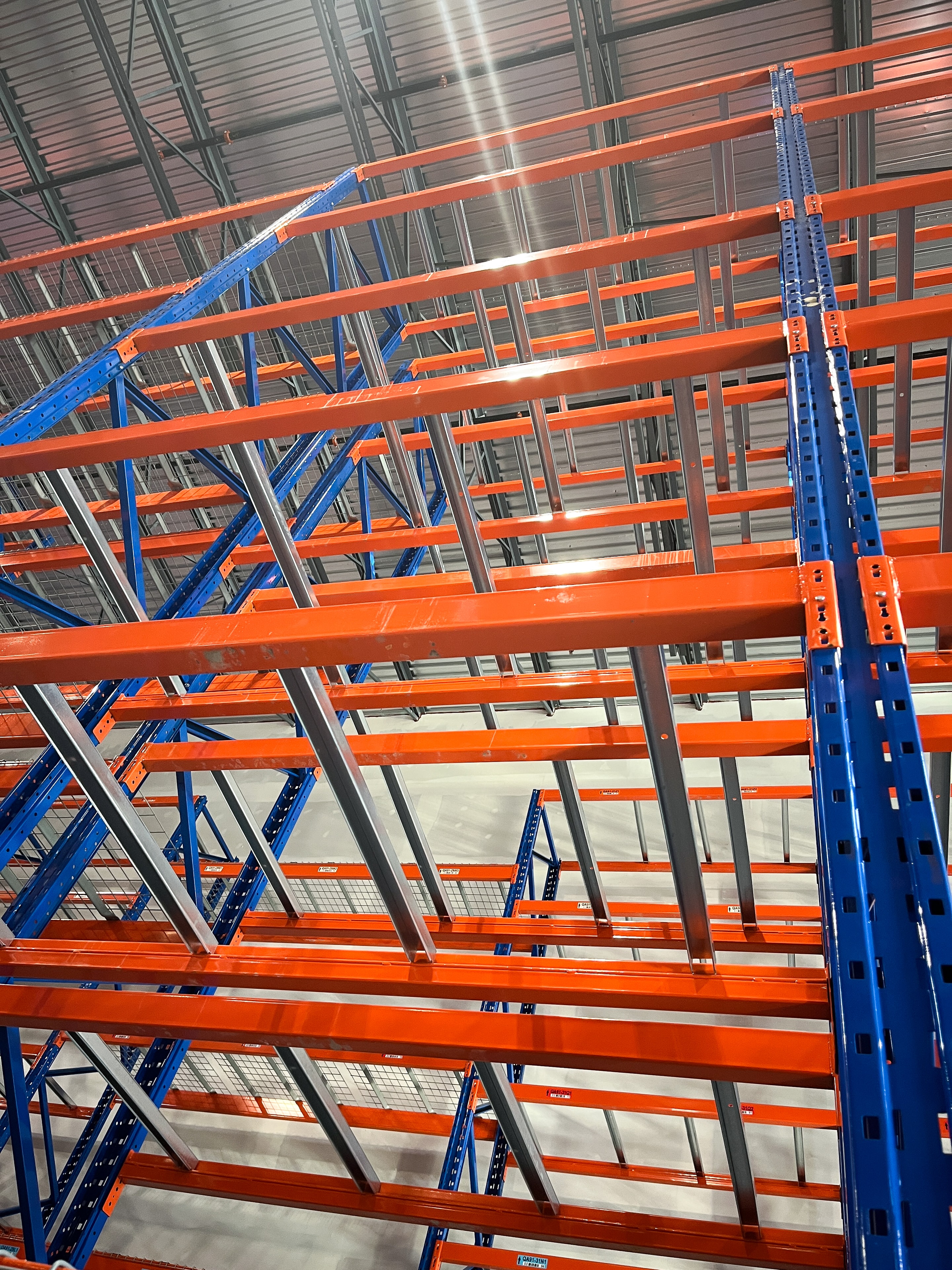 SAFETY BARS warehouse storage system